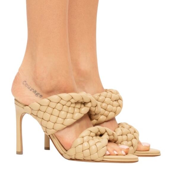New Bottega Veneta Twisted Padded Leather Curve Sandals Tapioca Size 41 - Picture 1 of 10